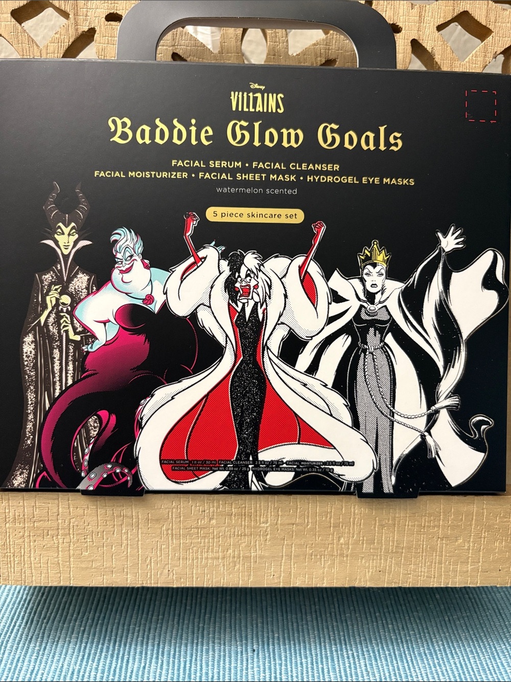 Disney Villains Baddie Glow Goals Skincare Set - Black, Red, White
